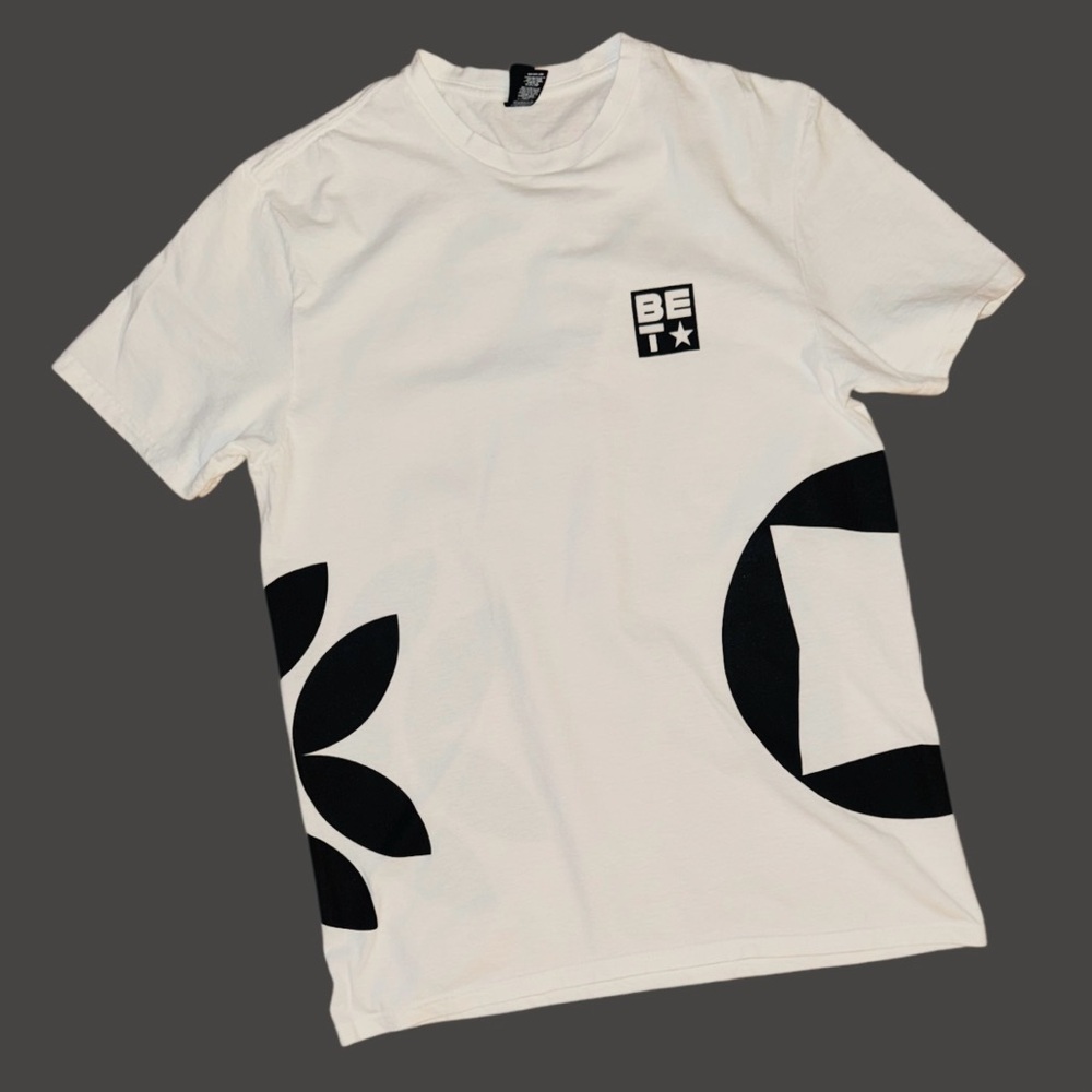 White‎ and Black Graphic Men's T-Shirt size